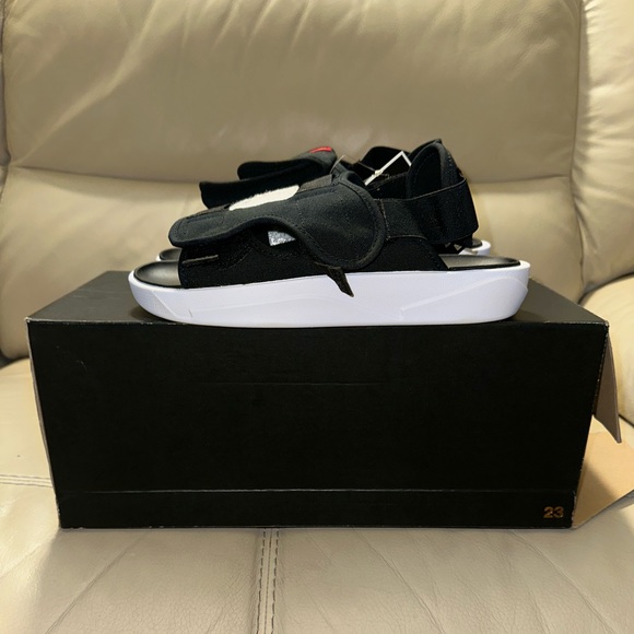 Authentic Men’s Air Jordan flights LS slides - Picture 2 of 5